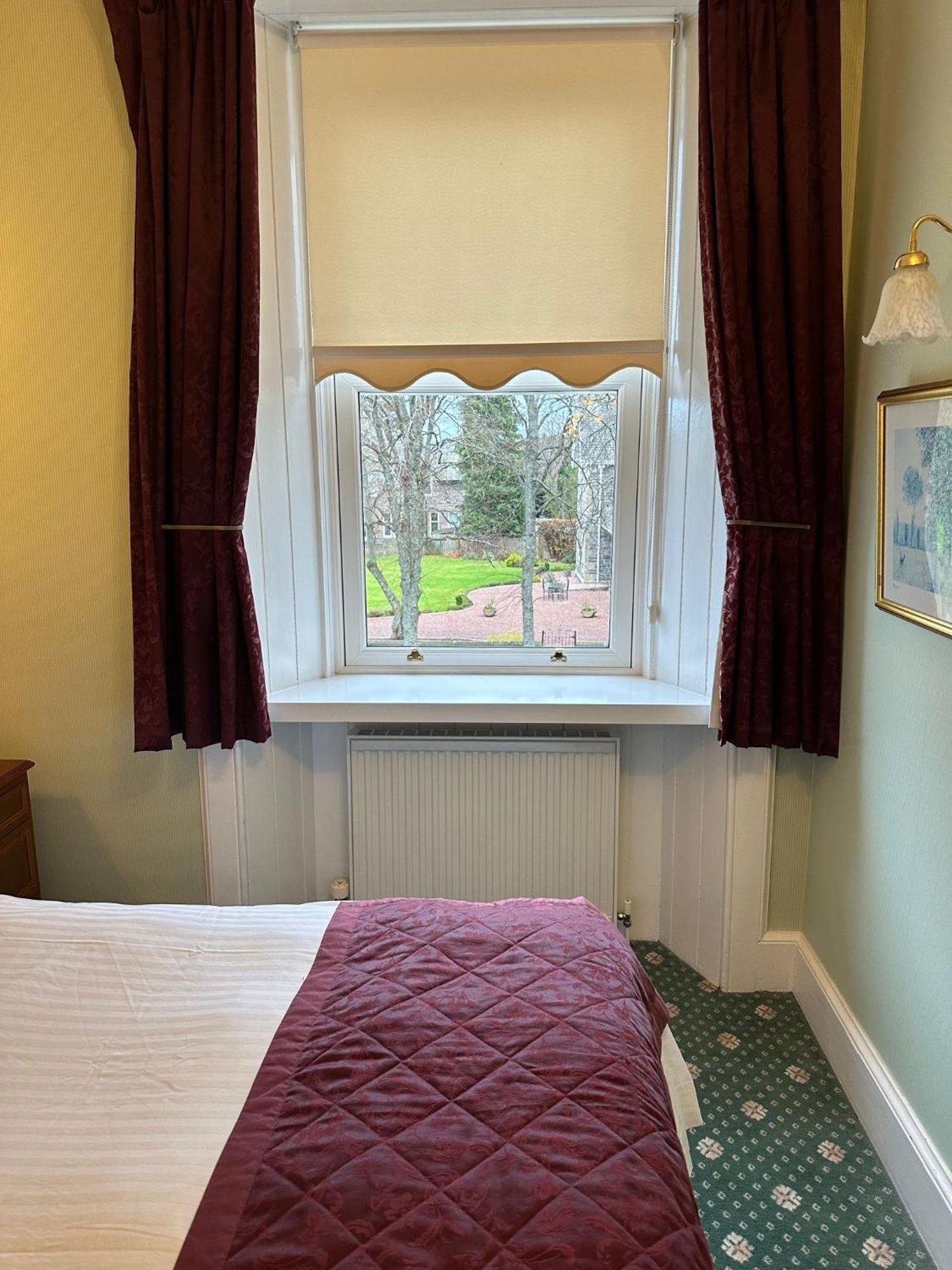 Ravenscourt House, Guest House Grantown-on-Spey Exterior photo